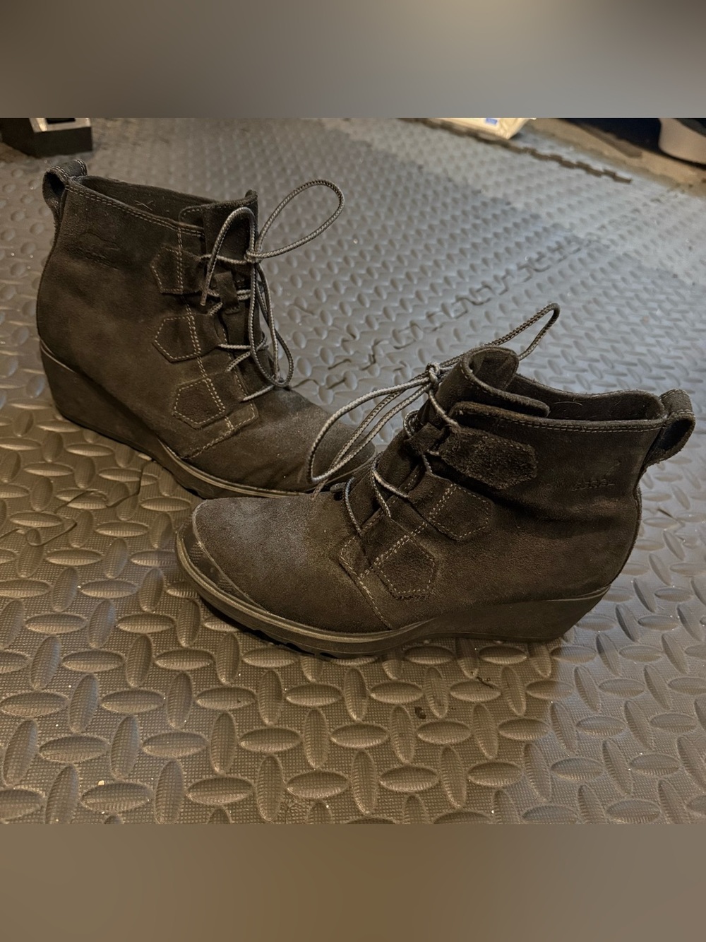 Sorel Toronto Black Suede Wedge Ankle Booties size 7